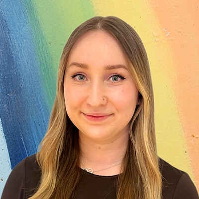 Anita – Erzieherin der Kita "Villa Kunterbunt" in Düsseldorf